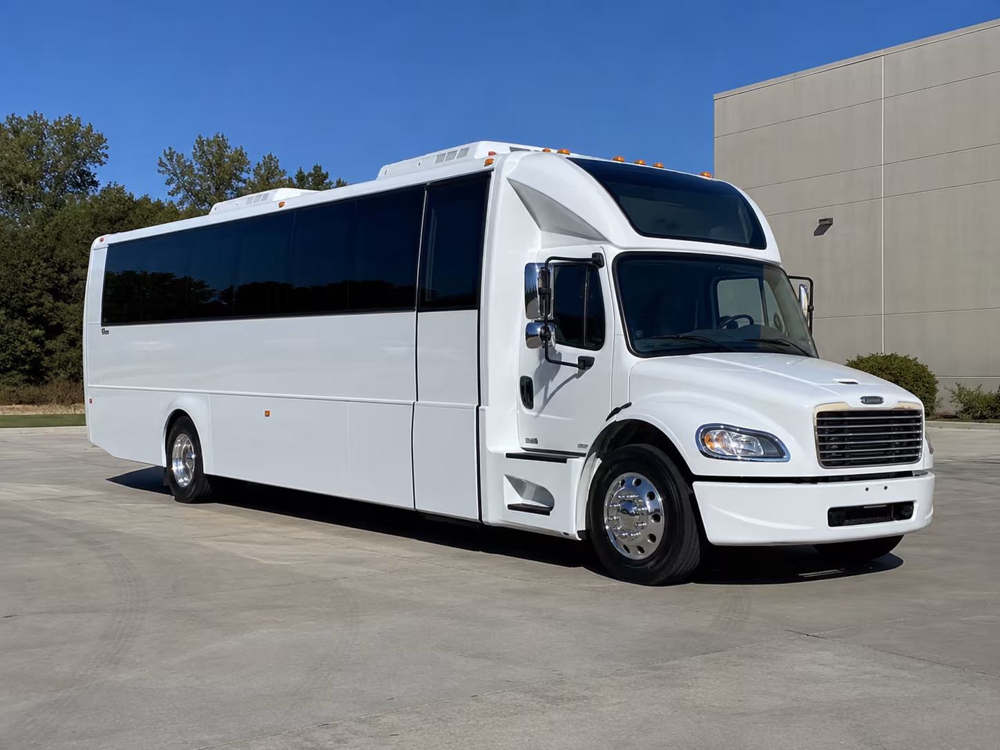 25 Passenger Party Bus Exterior